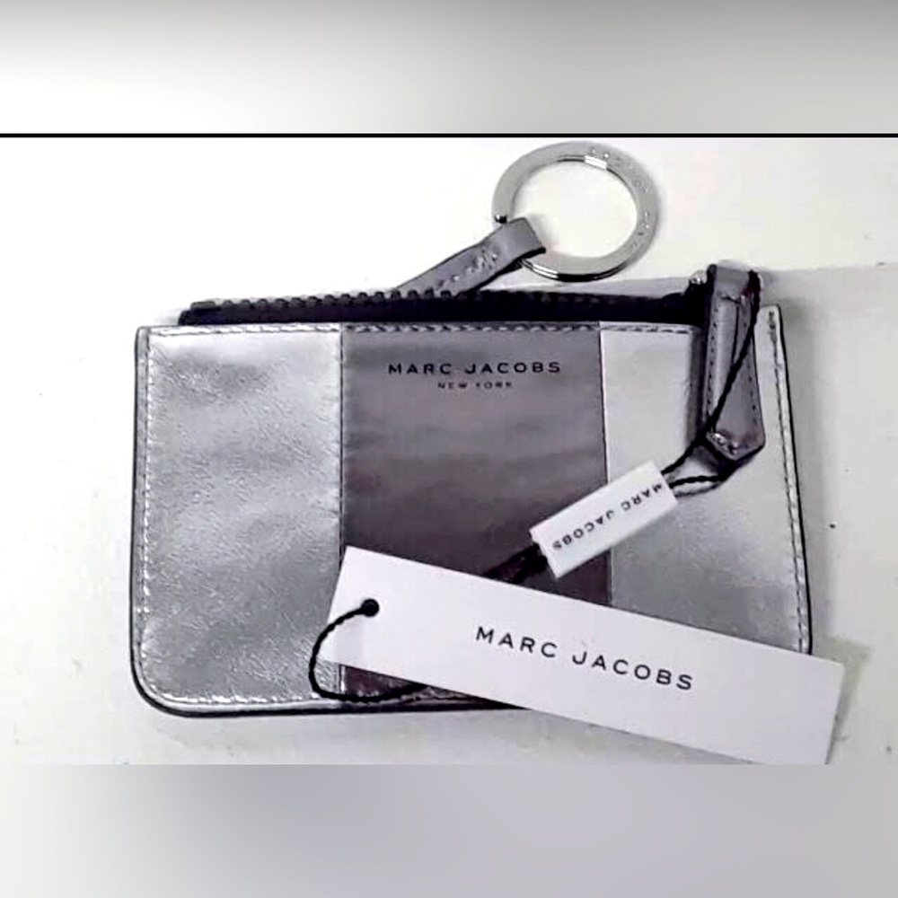 NWT $159 Marc Jacobs Leather Metallic Silver Stripe Zip Top Pouch Wristlet